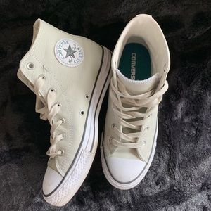 Women’s high top Converse Chuck Taylor’s